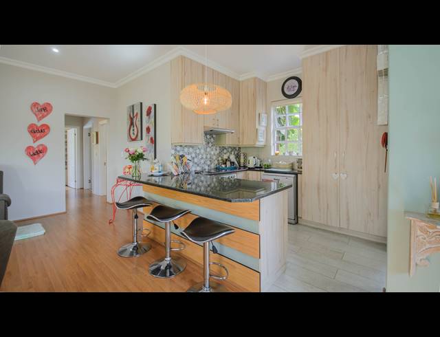 3 BEDROOM TOWNHOUSE FOR SALE IN SHELLY BEACH